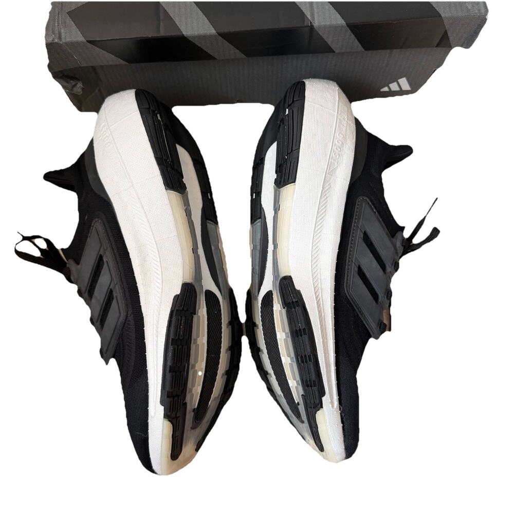 Adidas Womens 10 Ultraboost Light Sneakers Black White Running Shoes Lace Up Box - Picture 9 of 15